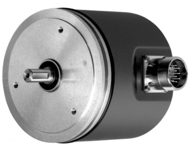 How do encoders accurately measure the position of a motor?